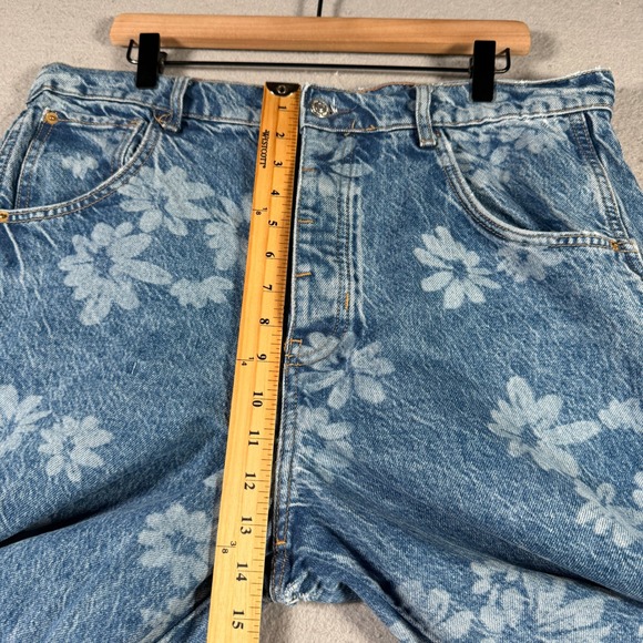 Free People We The Free Floral Barrel Leg Jean Blue High Rise Size 32 Distressed - Picture 9 of 13